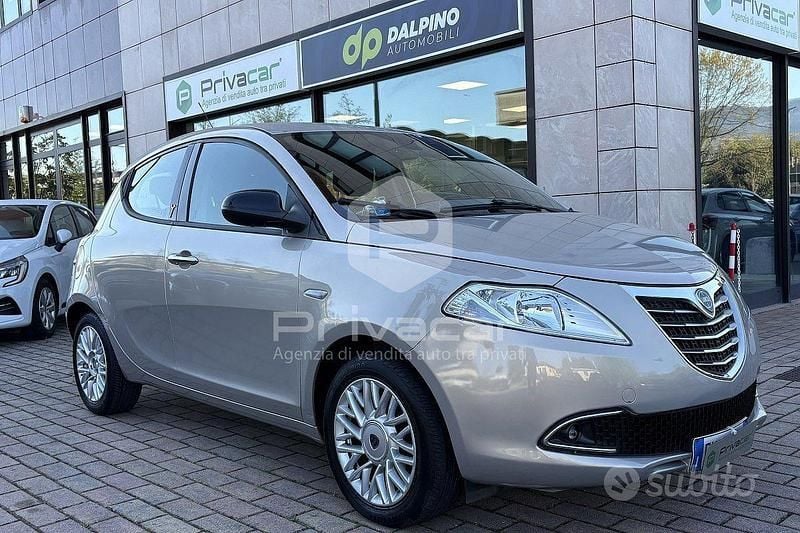 Usata Lancia Ypsilon Gold 69 CV (50 kW) 2015 Giallo Utilitaria