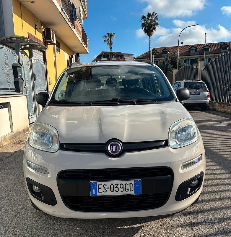 Usata Fiat Panda Lounge 84 CV (61 kW) 2013 Beige Utilitaria