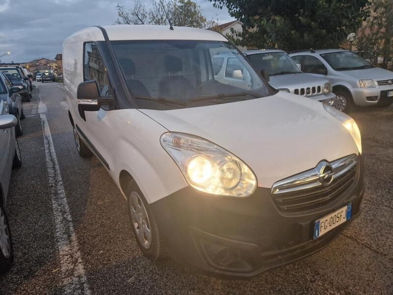 Usata Opel Combo S 104 CV (76 kW) 2016 Bianco Monovolume