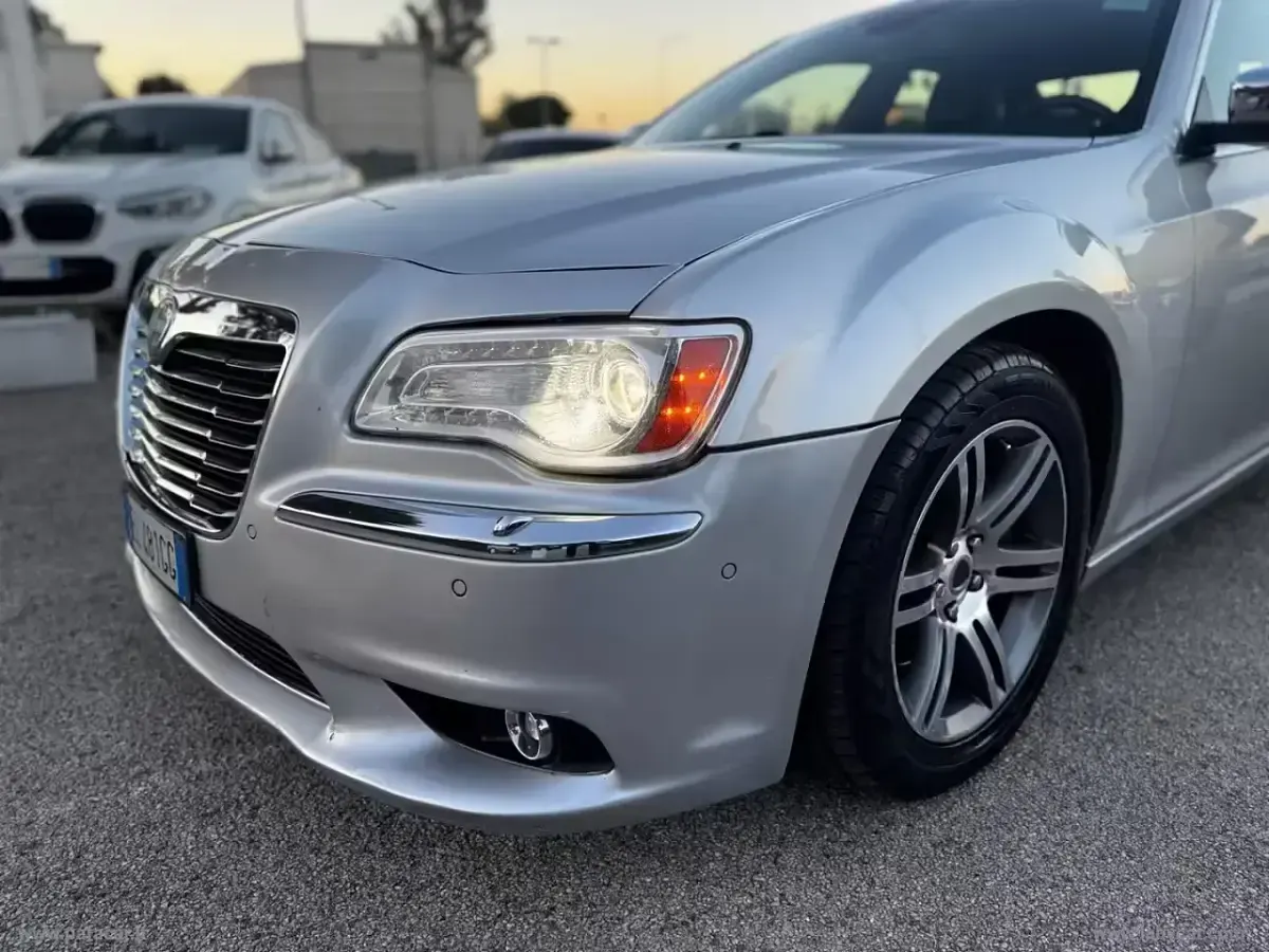 Usata Lancia Thema Platinum 190 CV (139 kW) 2012 Grigio Berlina