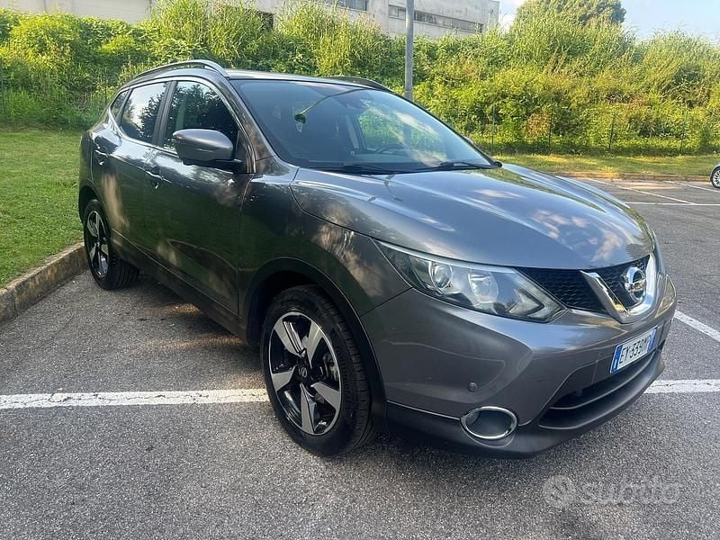 Usata Nissan Qashqai 360º 116 CV (85 kW) 2015 Grigio SUV