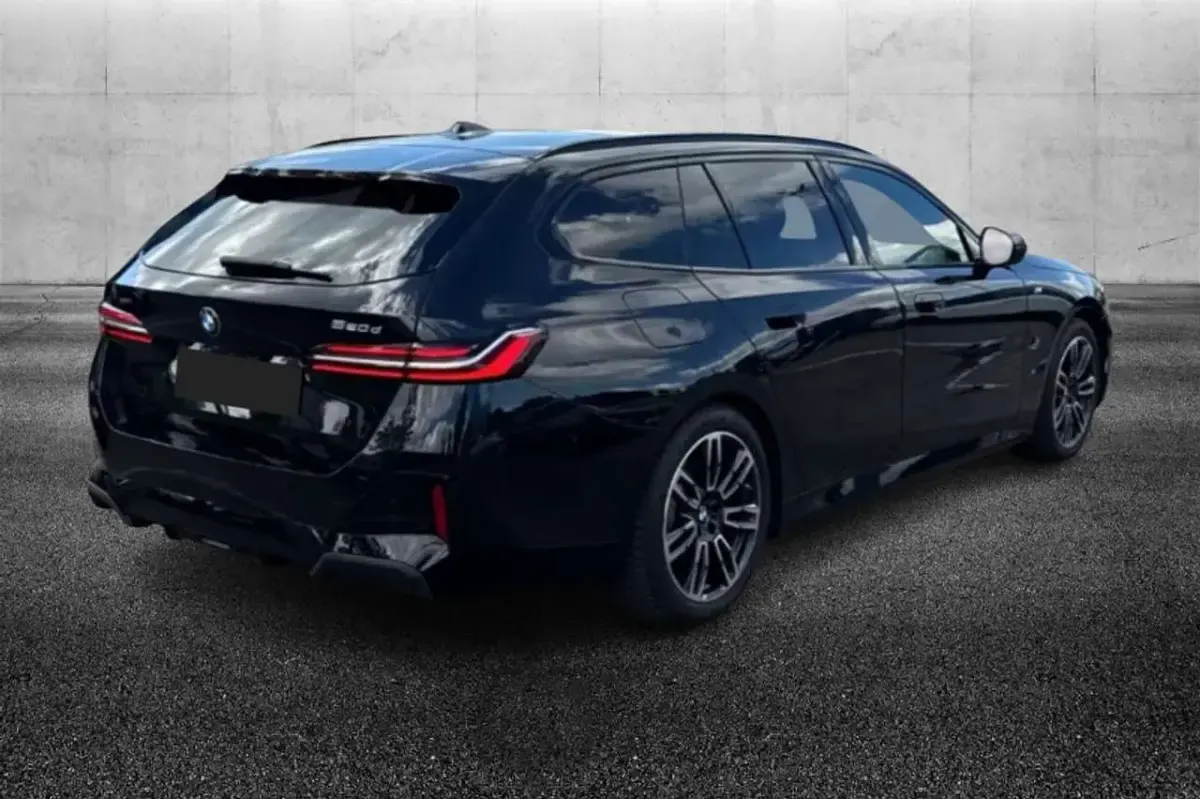 Usata BMW 520 M Sport 197 CV (144 kW) 2024 Nero Station wagon