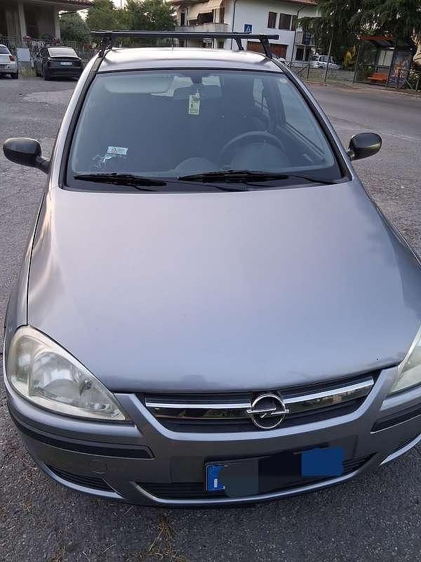 Argento Usata 2006 Opel Corsa Tre volumi | 1500 € (Super prezzo) - Immagine 1/4