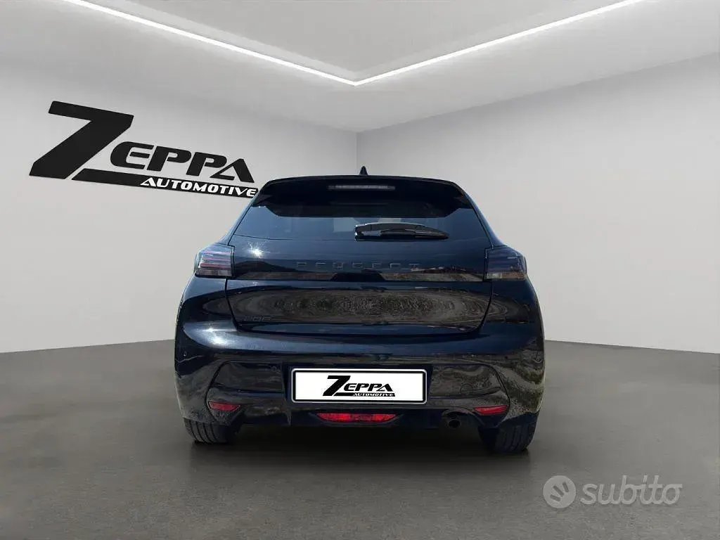 Usata Peugeot 208 Allure 101 CV (74 kW) 2025 Nero perla Utilitaria