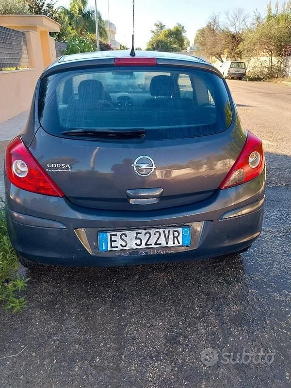 Usata Opel Corsa 65 CV (47 kW) 2014 Grigio Utilitaria