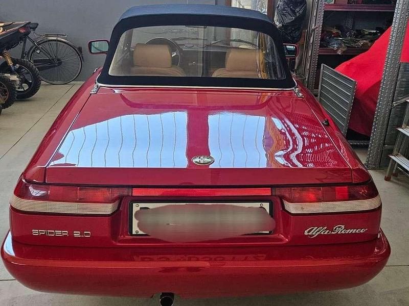 Usata Alfa Romeo Spider 122 CV (89 kW) 1991 Rosso Cabrio