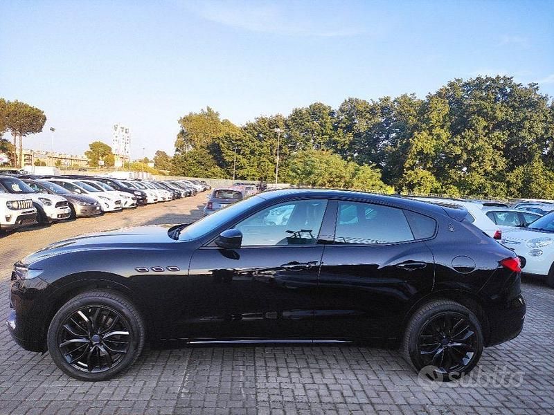 Usata Maserati Levante 275 CV (202 kW) 2018 Nero SUV