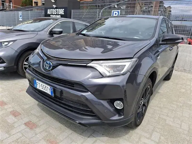 Usata Toyota RAV4 Hybrid 2018 Grigio chiaro SUV