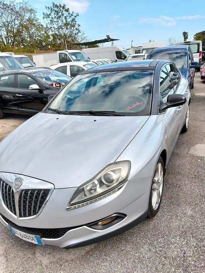 Usata Lancia Delta 120 CV (88 kW) 2009 Grigio Utilitaria