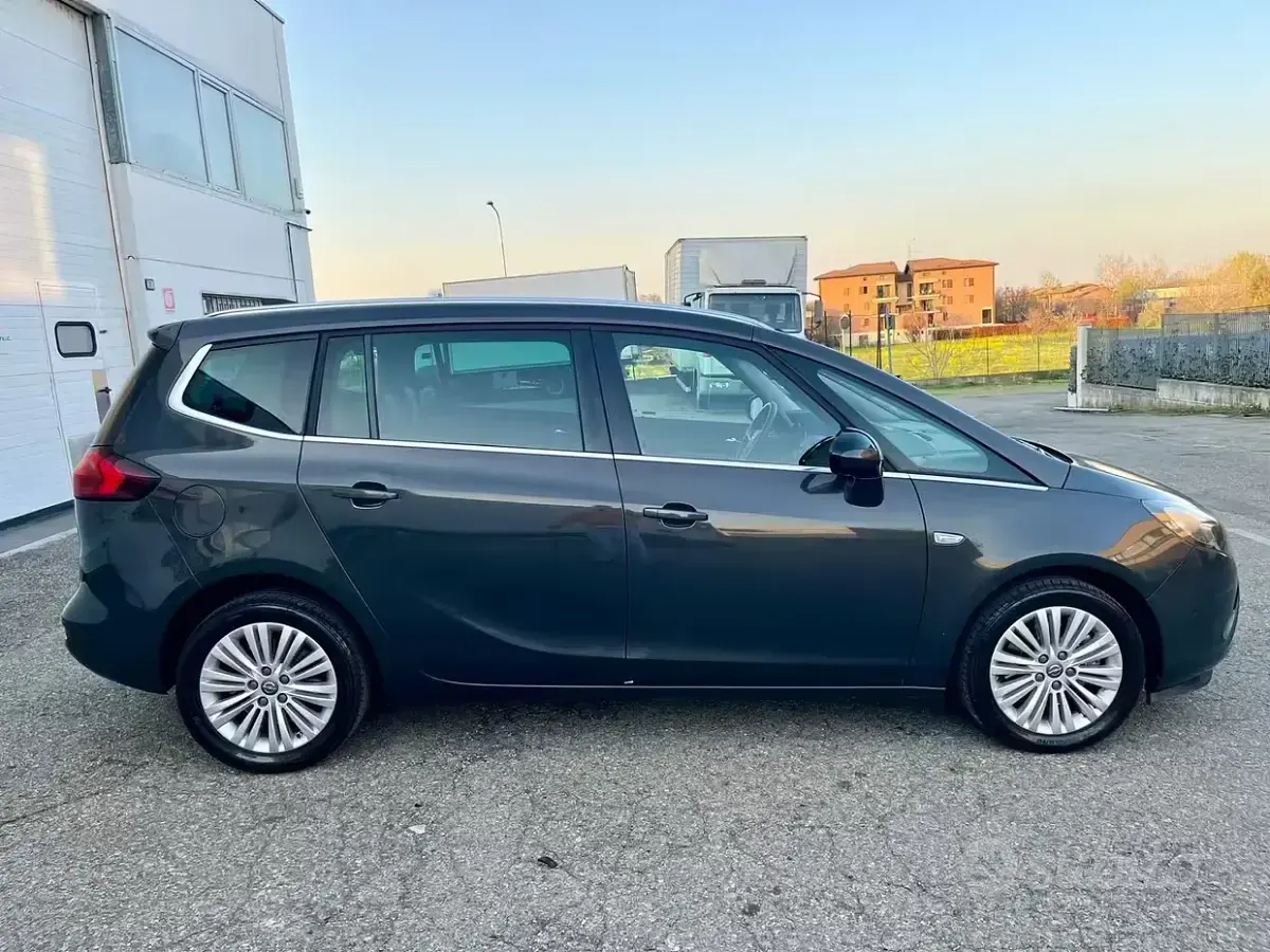Usata Opel Zafira 136 CV (100 kW) 2016 Marrone Monovolume