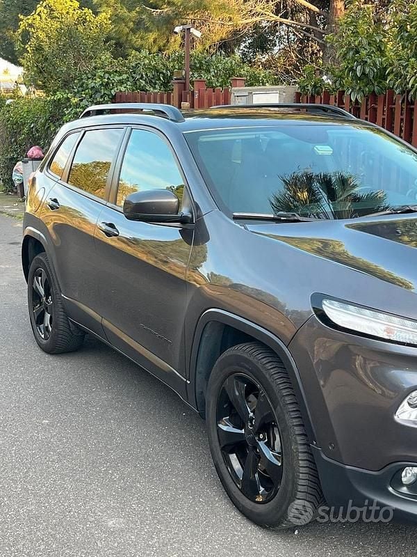 Usata Jeep Cherokee Night Eagle 185 CV (136 kW) 2016 Grigio SUV