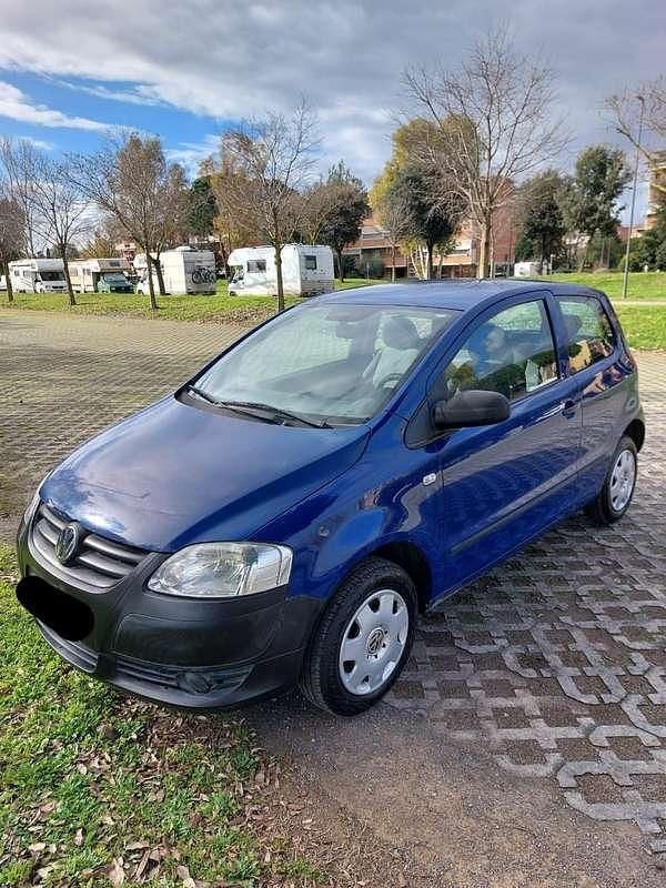Blu/azzurro Usata 2006 VW Fox Utilitaria | 2500 € (Buon prezzo) - Immagine 1/4