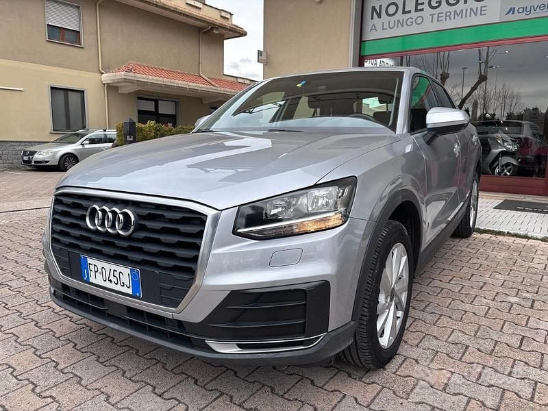 Usata Audi Q2 Design 116 CV (85 kW) 2018 Grigio SUV