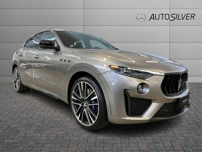 Usata Maserati Levante 580 CV (426 kW) 2020 Grigio / metallizzato SUV