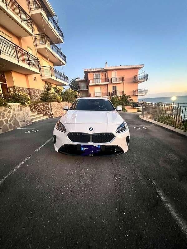 Bianco Usata 2025 BMW 118 M Sport Due volumi | 34.000 € (Ottimo prezzo) - Immagine 1/4