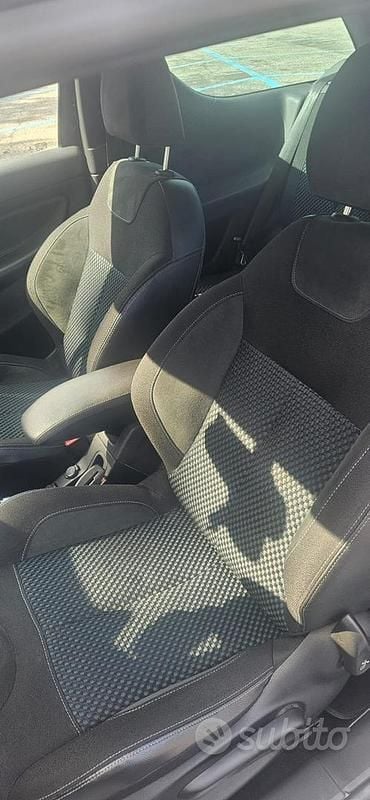 Käytetty DS Automobiles DS3 110 HP (80 kW) 2016 Coupe - kaksiovinen