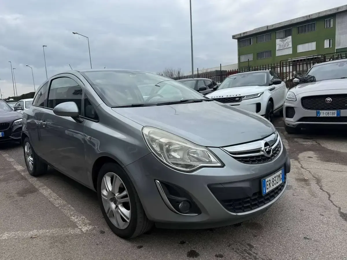 Usata Opel Corsa 86 CV (63 kW) 2013 Grigio Utilitaria