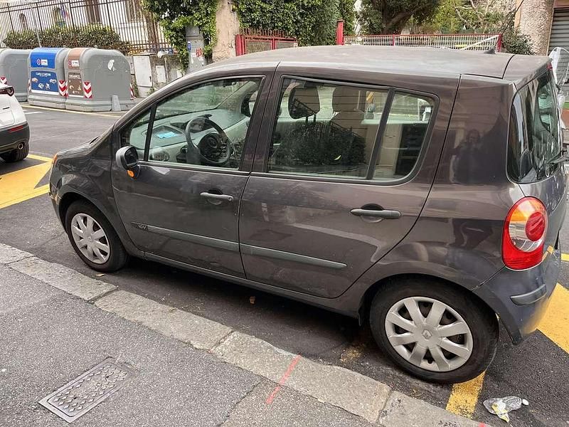 Usata Renault Modus 75 CV (55 kW) 2004 Monovolume