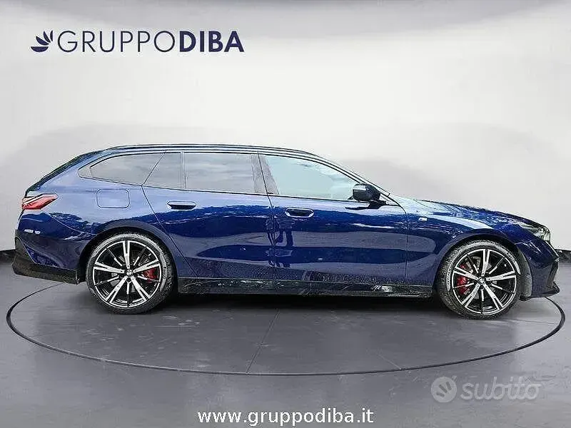 Usata BMW 520 M Sport 197 CV (144 kW) 2025 Blu Station wagon
