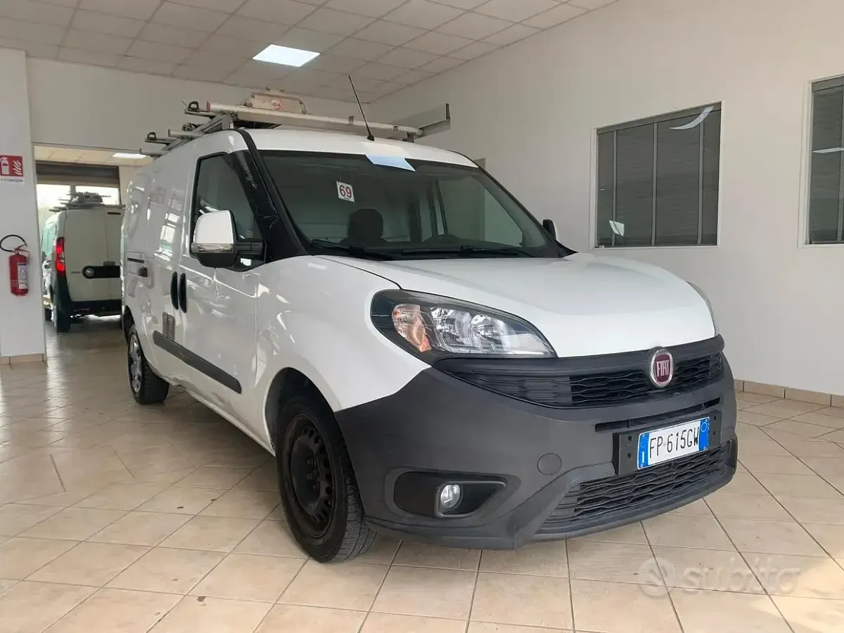 Usata Fiat Doblò 120 CV (88 kW) 2018 Bianco Monovolume