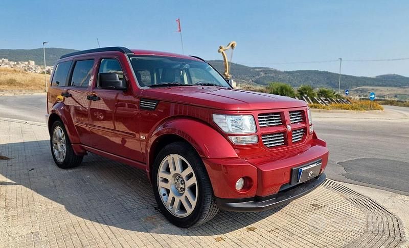 Usata Dodge Nitro 177 CV (130 kW) 2007 Rosso SUV