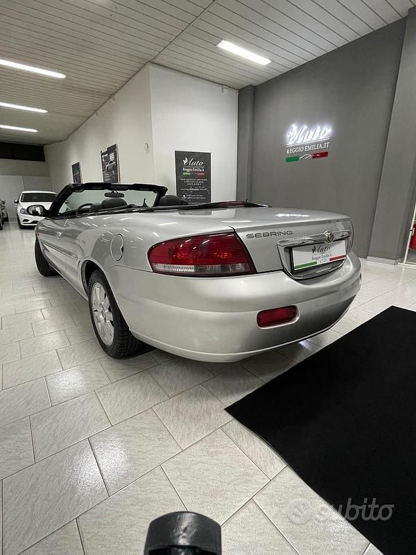 Usata Chrysler Sebring Cabriolet 141 CV (103 kW) 2003 Grigio Cabrio