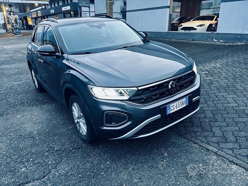 Usata VW T-Roc Life 2023 Grigio SUV