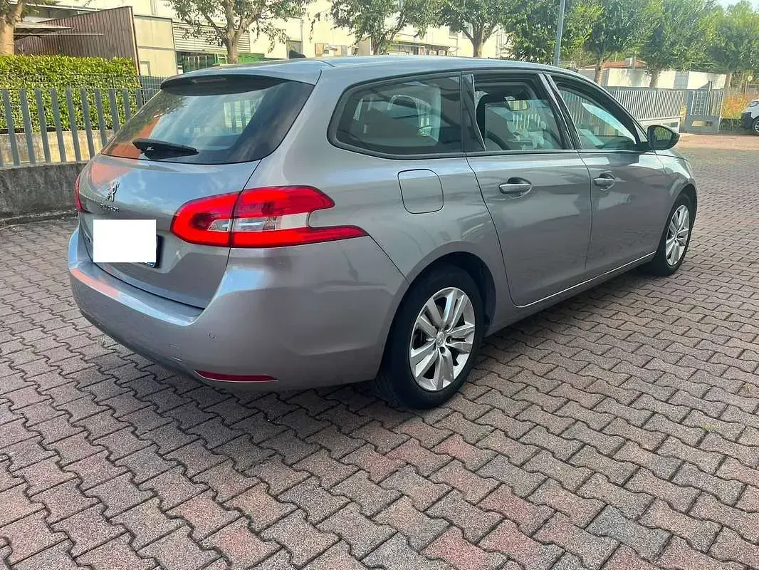 Usata Peugeot 308 Style 131 CV (96 kW) 2019 Argento Station wagon