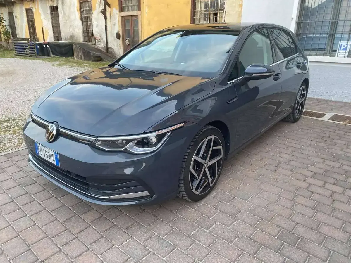 Usata VW Golf VIII Style 150 CV (110 kW) 2020 Grigio Berlina