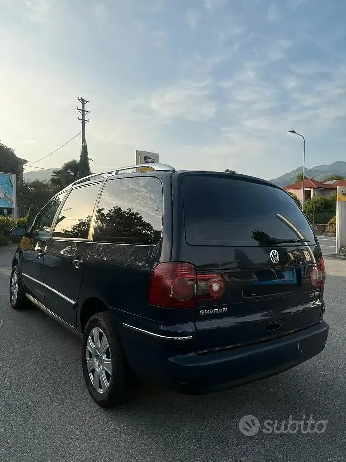 Usata VW Sharan 116 CV (85 kW) 2008 Blu Monovolume