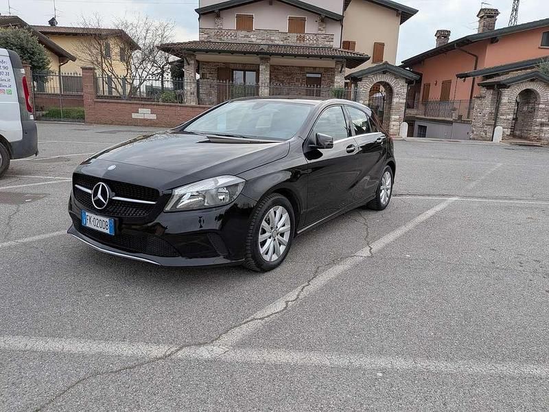 Usata Mercedes A160 Business 90 CV (66 kW) 2017 Nero Berlina