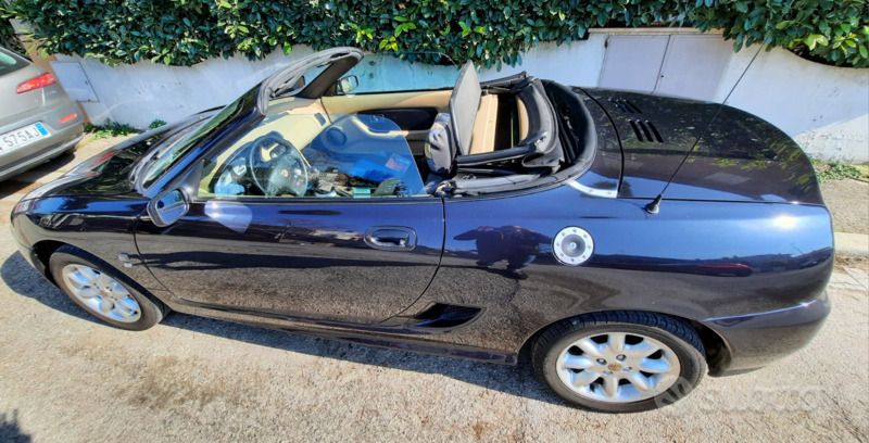 Blu Usata 2003 MG 1600 Cabrio | 7400 € - Immagine 1/4