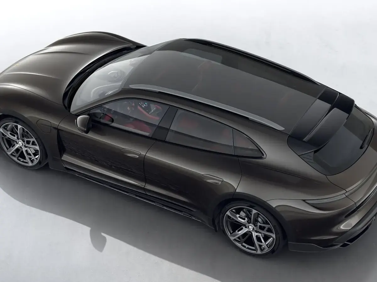 Usata Porsche Taycan Cross Turismo 139 kW (190 CV) 2023 Grigio vulcano metallizzato Station wagon