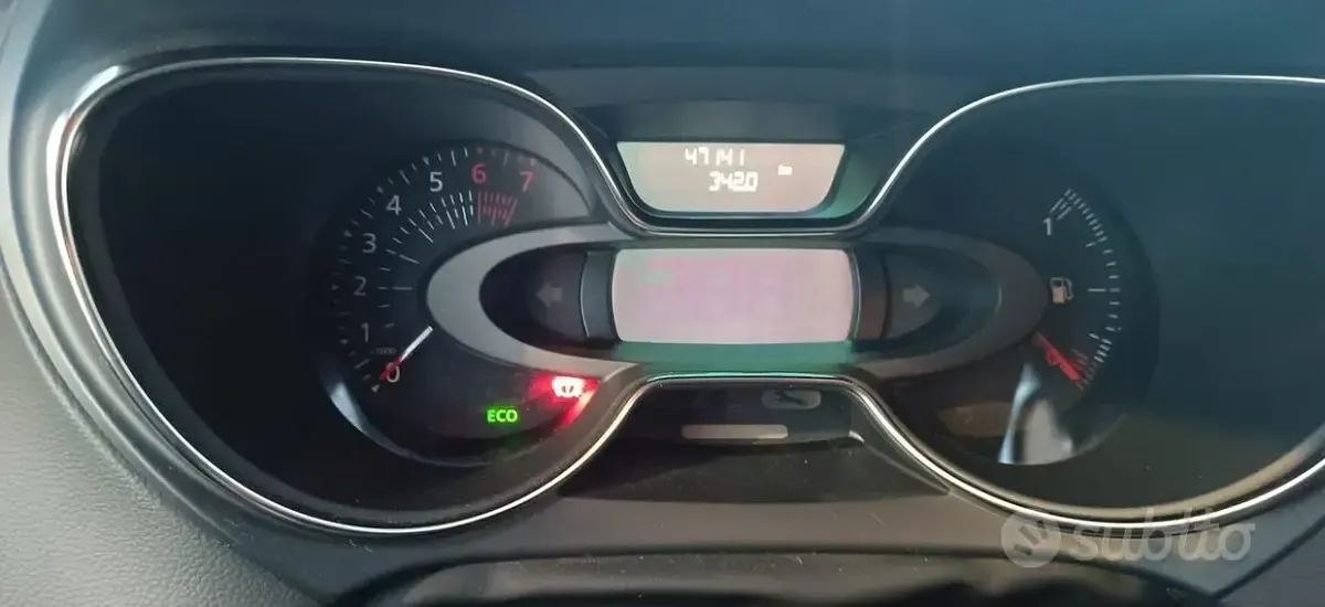 Usata Renault Captur Zen 90 CV (66 kW) 2017 Bianco SUV