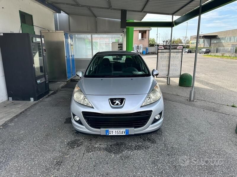 Grigio Usata 2009 Peugeot 207 Tre volumi | 2499 € (Ottimo prezzo) - Immagine 1/4