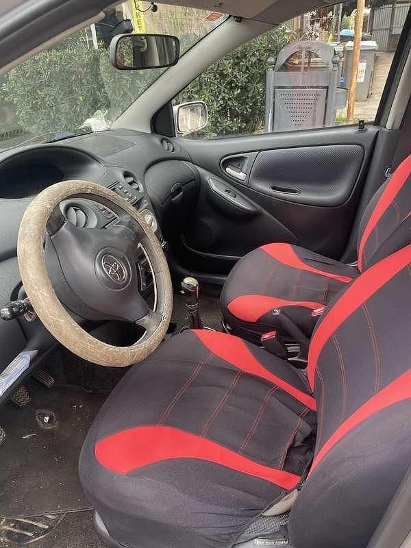 Usata Toyota Yaris 75 CV (55 kW) 2004 Berlina