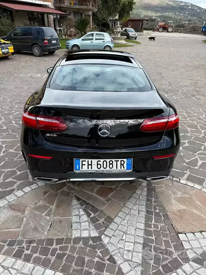 Usata Mercedes E220 Premium Plus 194 CV (142 kW) 2017 Nero Coupé