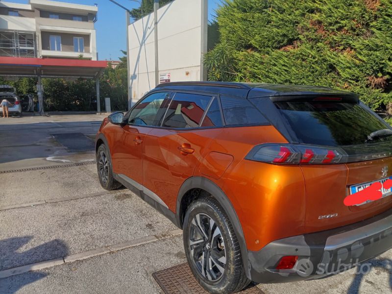 Usata Peugeot 2008 GT-line 131 CV (96 kW) 2020 Giallo SUV