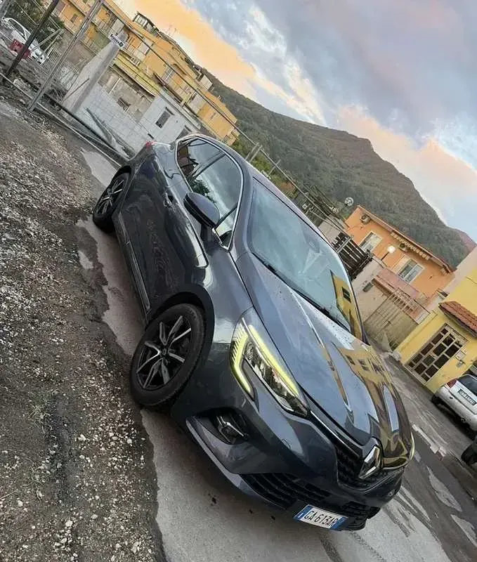 Usata Renault Clio V 101 CV (74 kW) 2020 Berlina