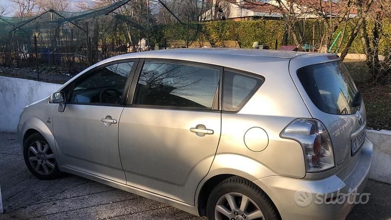 Usata Toyota Corolla Verso 2005 Monovolume