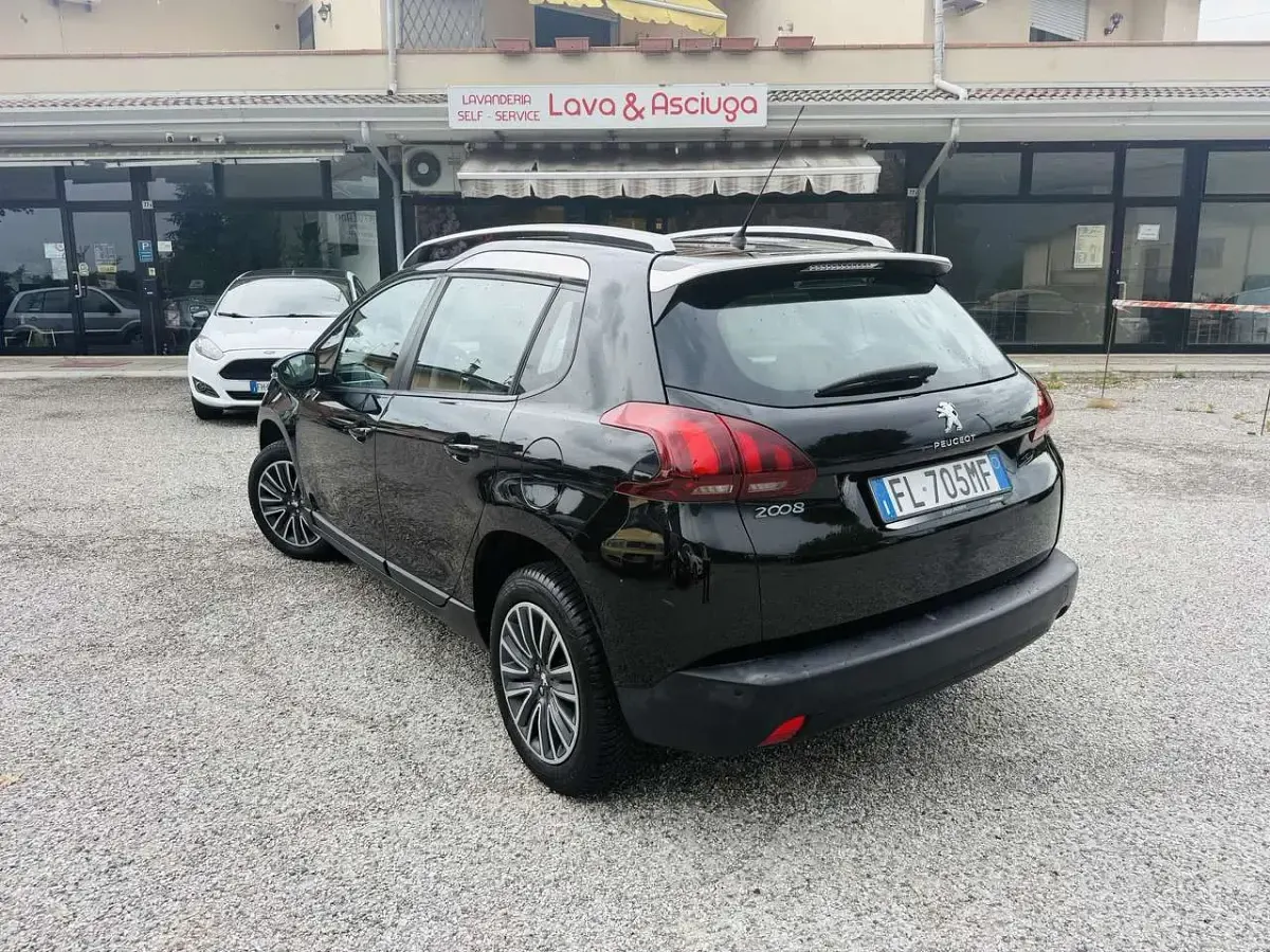 Usata Peugeot 2008 Active 82 CV (60 kW) 2018 Nero SUV