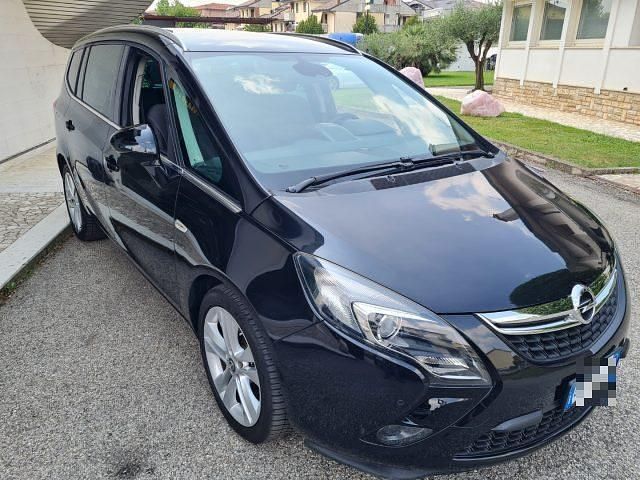 Usata Opel Zafira Tourer Cosmo 136 CV (100 kW) 2014 Nero pastello Monovolume