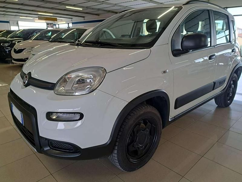 Usata Fiat Panda 4x4 Wild 86 CV (63 kW) 2019 Bianco gelato pastello extra Utilitaria