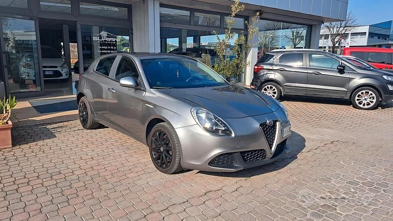 Usata Alfa Romeo Giulietta Super 120 CV (88 kW) 2017 Grigio Utilitaria