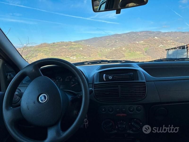 Usata Fiat Punto 2004 Nero Utilitaria