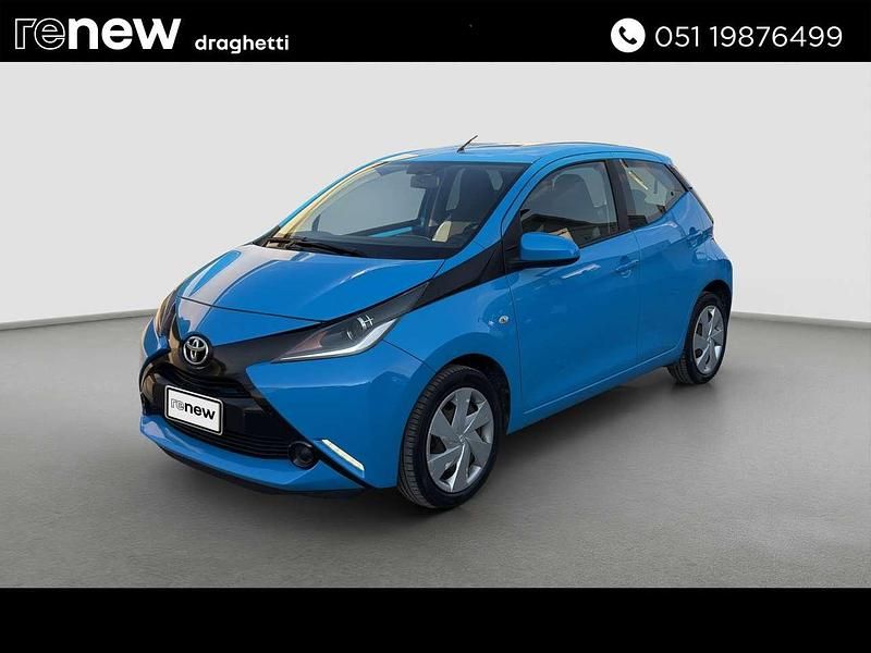 Usata Toyota Aygo X-play 69 CV (50 kW) 2017 Blu/azzurro Utilitaria