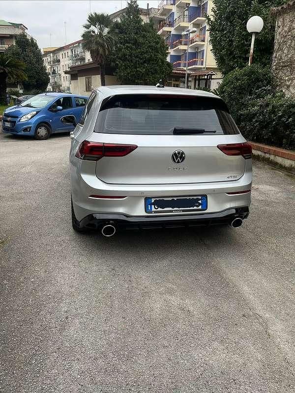 Usata VW Golf VIII Life 110 CV (80 kW) 2020 Argento Berlina