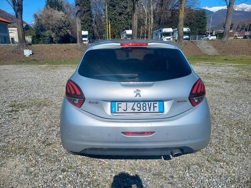 Begagnad Peugeot 208 GT-line 120 HK (88 kW) 2017 Halvkombi