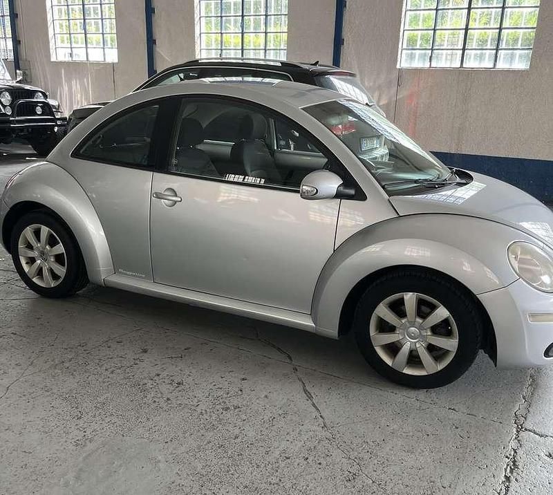 Usata VW New Beetle 105 CV (77 kW) 2006 Utilitaria