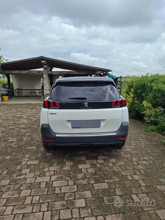 Usata Peugeot 5008 131 CV (96 kW) 2018 Bianco SUV
